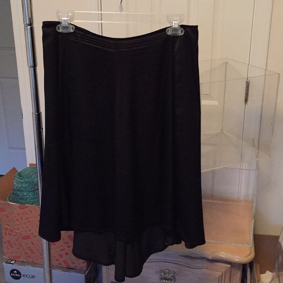 Black satin high low skirt - Picture 1 of 5